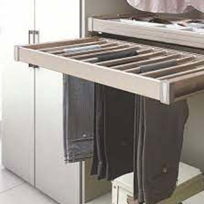 TROUSERS RACK WITH SOFT-CLOSING MECHANISM