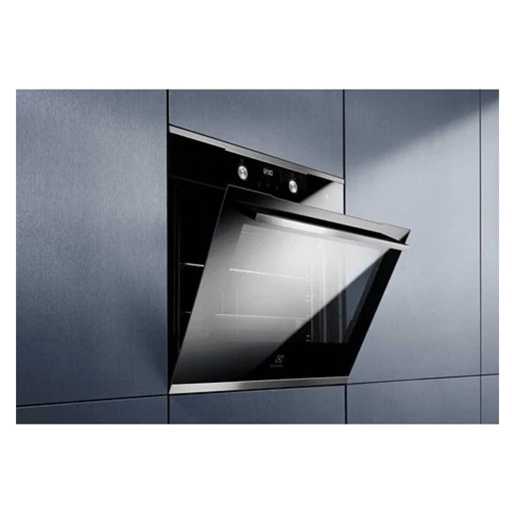 Electrolux  60cm Ultimate Taste 500 built-in single oven with 72L capacity